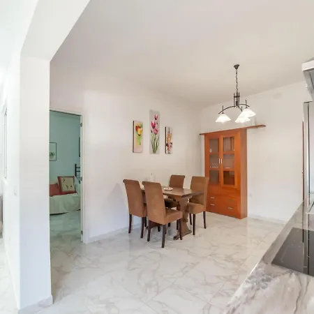 Charming In Near Centre Apartament